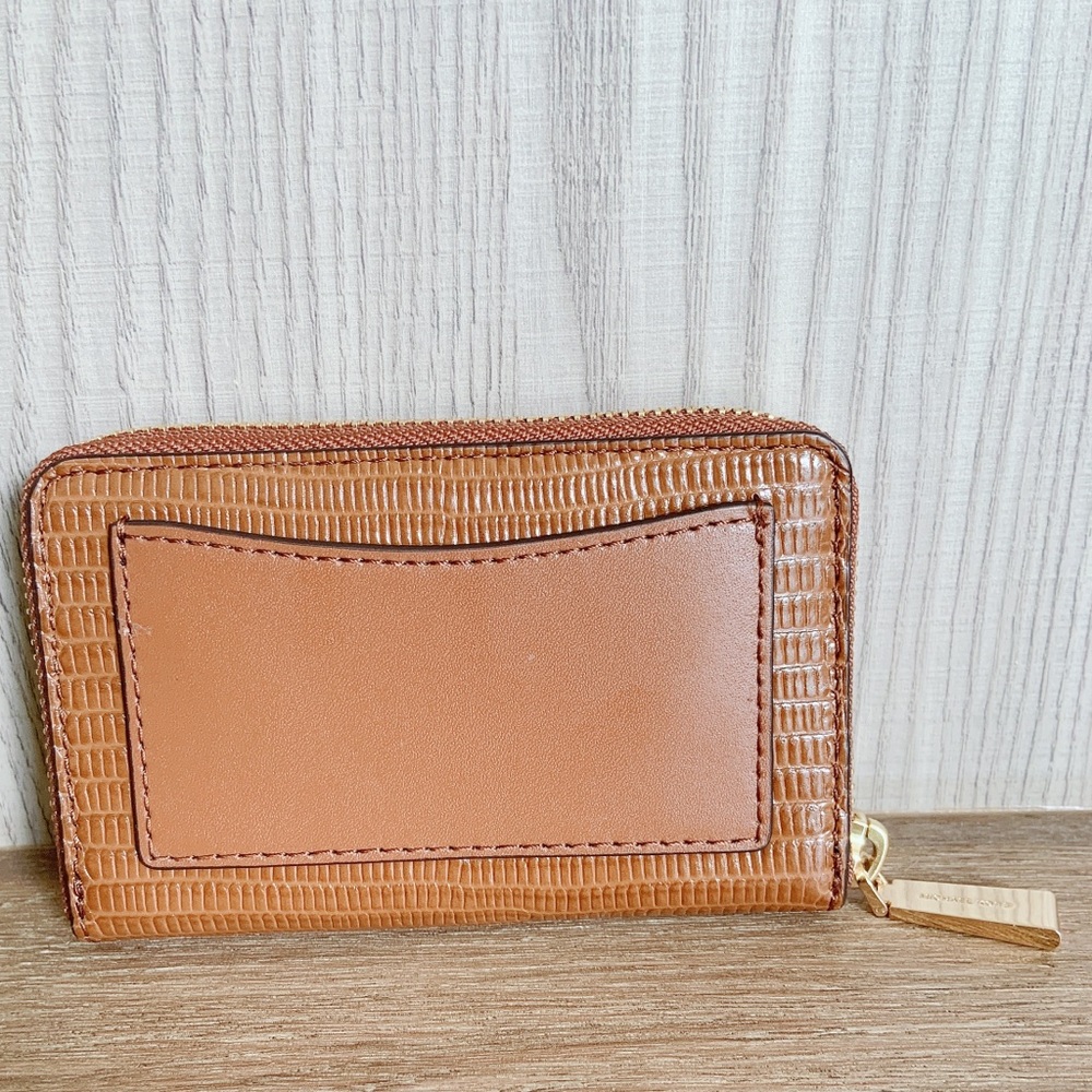 Micheal Kors wallet - Picture 6 of 16
